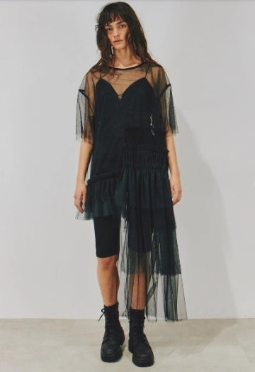 分層褶皺薄紗設計 TOPS